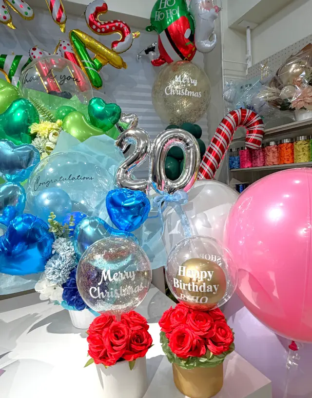 切り文字をあしらったバルーン